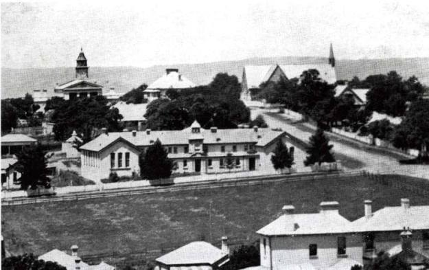 1044501_476458902441530_1897474254_n