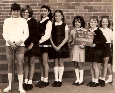 390161_590108991033169_1879483503_n