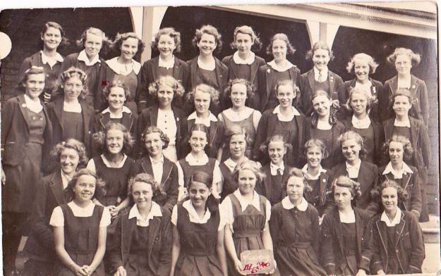 smiths-hill-girls-high-school-1940